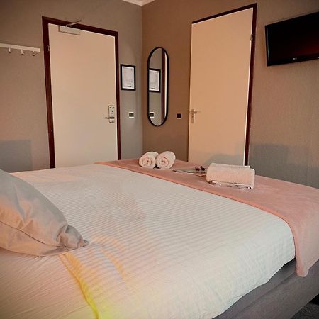 Hotel Restaurant 'T Ronde Loegh Winschoten Bagian luar foto