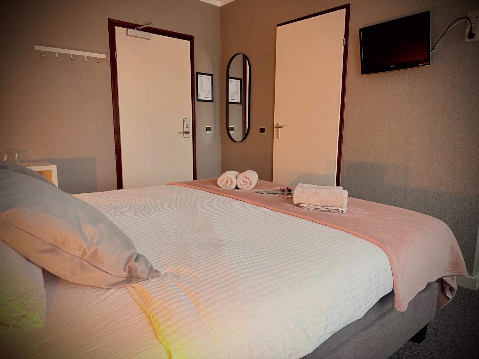 Hotel Restaurant 'T Ronde Loegh Winschoten Bagian luar foto